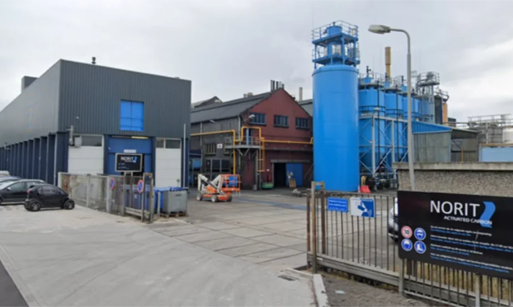 Norit met witte vlekken in Noordzeekanaal